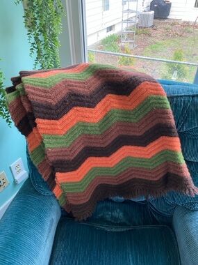 Vintage Retro Thick Chevron Afghan Throw Blanket